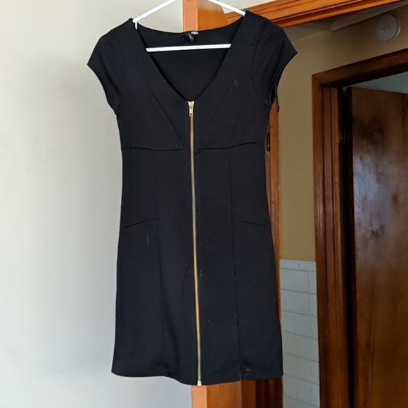 H&M Dresses & Skirts - H&M Black Dress
